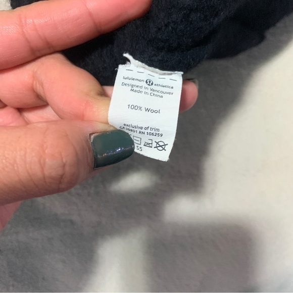 LULULEMON - Black Wool Beanie - Picture 3 of 4